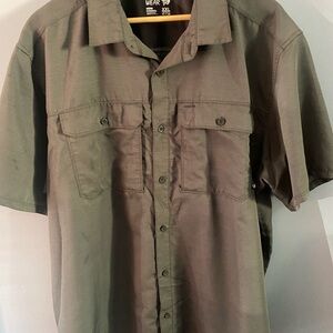 Mountain Hardwear Men's Button Down short sleeve Shirt XXL